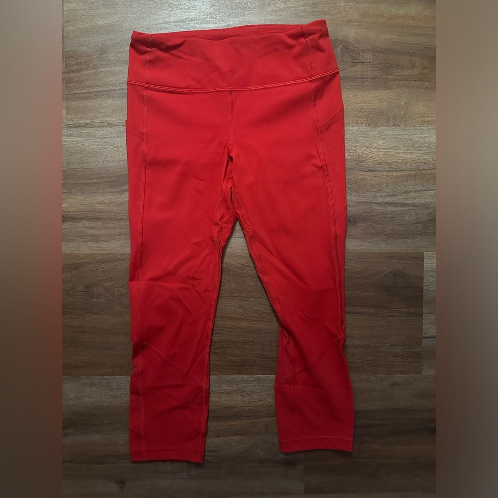 This is ‘Speed Up Mid-Rise Tight’ from Lululemon